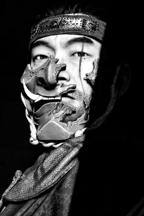 Ghost Of Tsushima Samurai, Tattoo Ghost, Samurai Warrior Tattoo, Samurai Wallpaper, Samurai Artwork, Japanese Mask, Geisha Art, Creepy Tattoos, Asian Tattoos