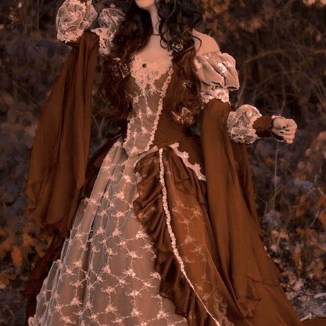 Old Royalty Aesthetic Dresses, Medieval Royalty Dress, Old Royal Dresses, Royalty Dress Aesthetic, Royalty Aesthetic Princess, Ball Gown Aesthetic, Midevil Dress, Era Victoria, Queen Dresses