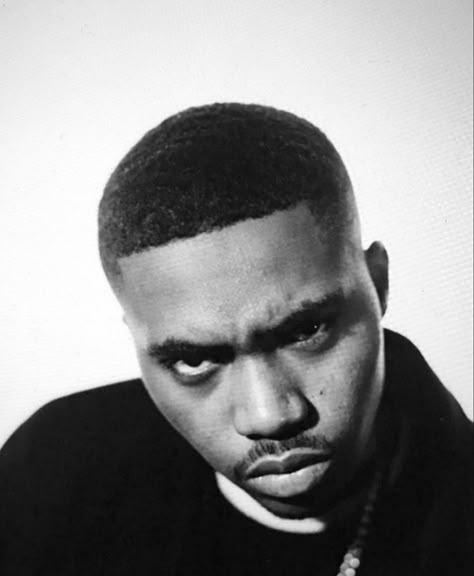 Nas 90s Aesthetic, Akon Singer Wallpaper, Hip Hop Black And White, Nas 90s, 90s Female Rappers, Nasir Jones, Hip Hop Images, Idea Tattoo, Forearm Band Tattoos