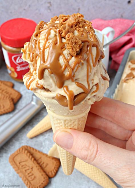 Recipe for a No Churn Biscoff Ice Cream, using only three ingredients! An easy and delicious ice cream that does not need an ice cream maker. #thebakingexplorer #biscofficecream #nochurnicecream #icecream #threeingredientrecipe Biscoff Ice Cream, Biscoff Buttercream, Biscoff Cupcakes, Ice Cream No Churn, Lotus Biscoff Spread, Lotus Biscuits, Biscoff Recipes, Biscoff Cake, Three Ingredient Recipes