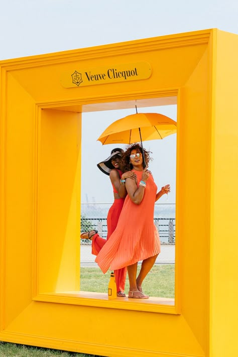 The Bags and Style of the 2016 Veuve Clicquot Polo Classic - PurseBlog Vueve Champagne Polo Classic Outfit, Veuve Clicquot Party Decor, Photo Activation, Festival Photo Booth, Selfie Backdrop, Selfie Booth, Photo Op Ideas, Veuve Cliquot, Veuve Clicquot Polo Classic