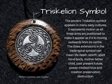 https://www.facebook.com/mattyscreations/photos/a.109668259199394/1146085278891015/?type=3 Sigil Tattoo, Clover Tattoos, Traditional Witchcraft, Celtic Culture, Magic Symbols, Symbols And Meanings, Celtic Tattoos, Celtic Style, Symbol Tattoos