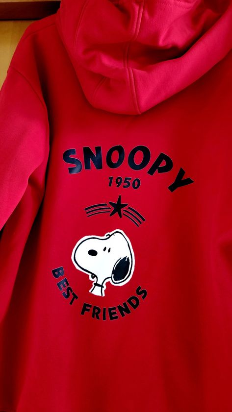 Snoopy Merch, Snoopy Clothes, Snoopy Things, Snoopy Hoodie, Snoopy Stuff, Medical School Life, Bridal Jewellery Inspiration, Snoopy Quotes, Snoop Dog