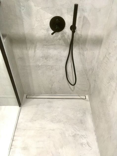 Microcement in the shower and on the walk-in shower base Concrete Shower Walls, Walk In Shower Base, Microcement Bathroom, Microcement Walls, Concrete Shower, Micro Cement, Mobile Home Remodeling, Glamour Home, Bath Redo