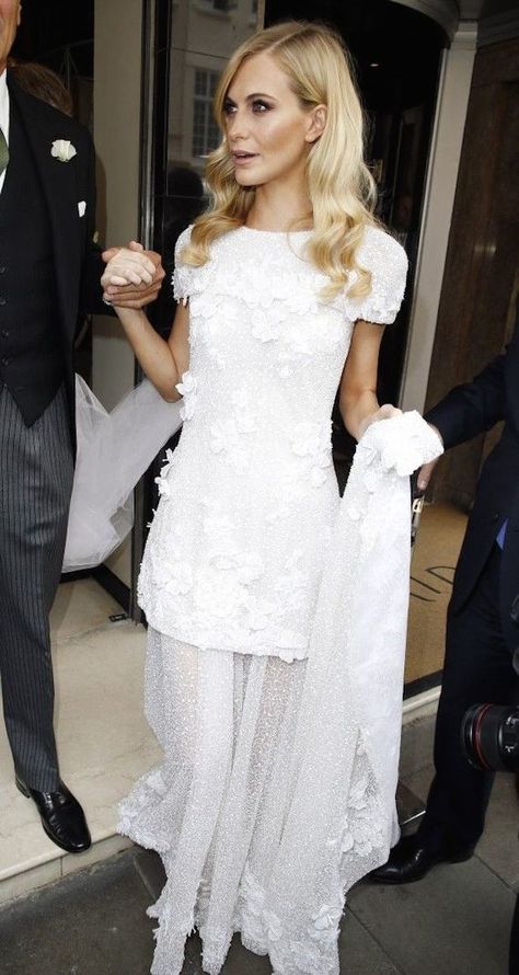 a close up of Poppy D's chanel wedding dress Poppy Delevingne Wedding, Chanel Wedding Dress, Chanel Wedding, Poppy Delevigne, Stunning Wedding Photos, Celebrity Wedding Dresses, Poppy Delevingne, Bridal Ideas, Stylish Celebrities