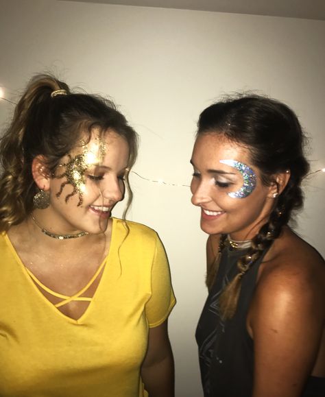 Sun and moon makeup Halloween Costumes Sun And Moon, Sun And Moon Makeup, Toga Party Costume, 2 Person Halloween Costumes, Sun And Moon Costume, Halloween Tumblr, Moon Makeup, Moon Costume, Duo Costumes