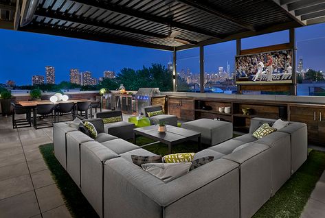 Penthouse Ideas Rooftop Gardens, Rooftop Ideas House, Rooftop House Ideas, Rooftop Terrace Design Penthouses, Modern Penthouse Luxury, Penthouse Terrace Ideas, Penthouse Rooftop Terrace, Rooftop Kitchen, Luxury Rooftop