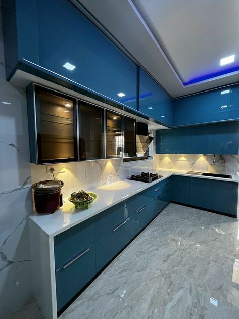 Small Room False Ceiling Design, Kichen Desine Idea, Kichen Desine Idea Modern, Room False Ceiling Design, Kitchen Design Indian, Open Kitchen Design, Kitchen Wardrobe Design, Kitchen Cabinetry Design, Gold Living