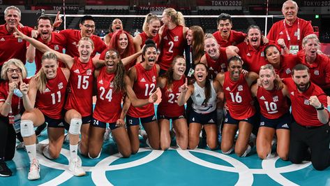 Team Usa Volleyball, Volleyball Goals, Usa Volleyball Team, Olympic Volleyball, Goal Aesthetic, Volleyball Team Pictures, Vollyball Outfits, Volleyball Outfit, Usa Volleyball