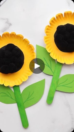 66 reactions · 26 shares | This Paper Plate Sunflower Craft is so cute for summer and fall. You only need a few simple supplies to recreate it at home! Kids get to cut, paint, and glue their adorable sunflowers together. You can even make a whole bouquet! Learn more here>> https://www.madetobeamomma.com/paper-plate-sunflower-craft/ | Katie Wyllie - Made to be a Momma | madetobeamomma · Original audio Sunflower Preschool Crafts, Sunflower Arts And Crafts, Sunflower Art For Kids, Paper Plate Sunflower Craft, Paper Plate Sunflower, Bumblebee Craft, Paper Plate Flowers, Sunflower Art Project, Made To Be A Momma