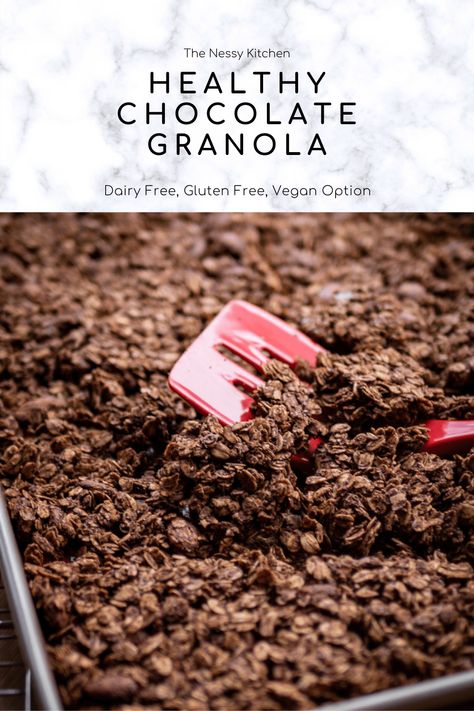 Chocolate Protein Granola, Healthy Chocolate Granola, Protein Granola Recipe, Dark Chocolate Granola, Healthy Homemade Granola Recipe, Oat Flour Recipes, Clean Treats, Homemade Granola Healthy, Healthy Treats Recipes