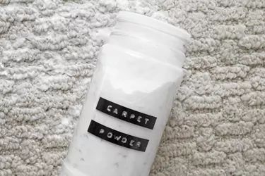 DIY Carpet Powder Diy Carpet Powder, Flea Powder, Carpet Powder, Flea Spray, Bug Killer, Lemon Essential Oil, Diy Carpet, Toxic Chemicals, Baking Soda