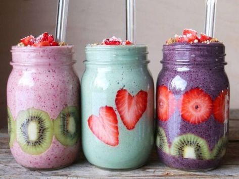 If you're lacking smoothie ideas and want to improve your health, you've come to the right place! Here is the list of 10 Smoothie Ideas you need to know! Raw Sweets, Mango Drink, Better Food Choices, Balanced Breakfast, Raspberry Smoothie, Healthy Breakfast Smoothies, Exotic Food, Strawberry Smoothie, Crushed Ice