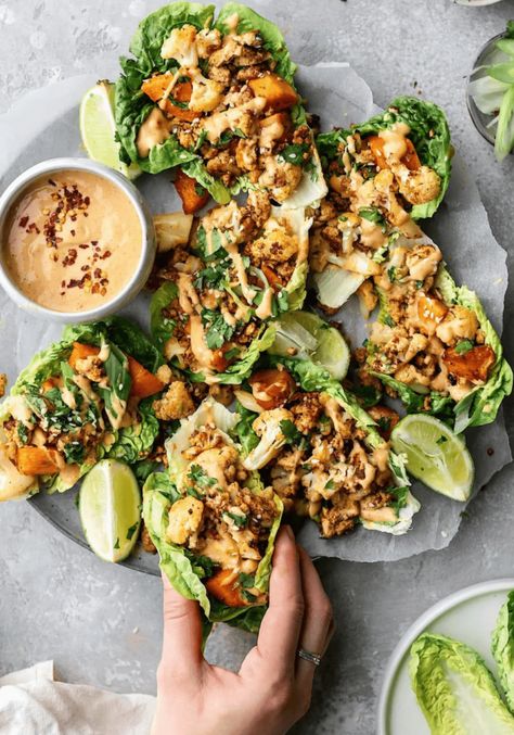 11 easy lettuce wrap ideas for you to try for dinner Cauliflower Lettuce Wraps, Thai Sweet Potato, Sweet Potato Cauliflower, Tofu Lettuce Wraps, Thai Vegan, Salat Wraps, Vegan Lettuce Wraps, Vegetarian Wraps, Lettuce Wrap Recipes