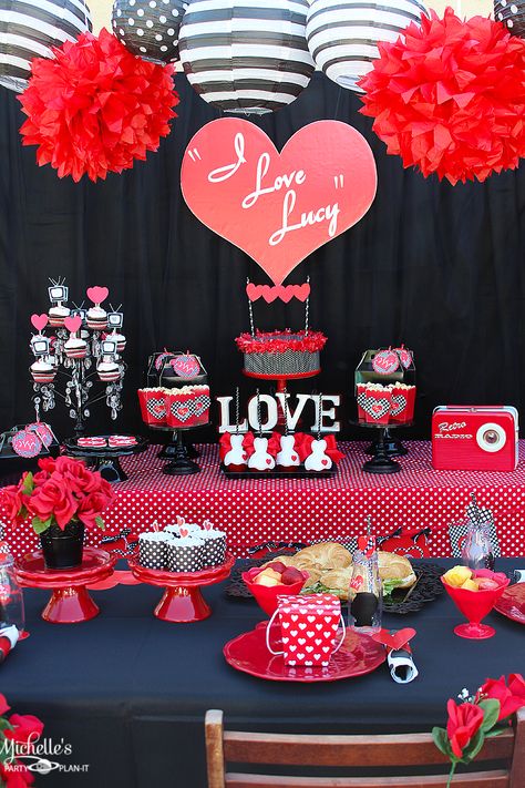 I Love Lucy Party - Celebrate friendship and love with a Galentine's Day party in Lucy and Ethel style! I Love Lucy Party, Valentines Theme Party, Birthday Themes For Adults, Thanksgiving Place Cards, Thanksgiving Decorations Diy, Valentines Day Baby, Adult Halloween Party, Valentine Theme, Burger Bar