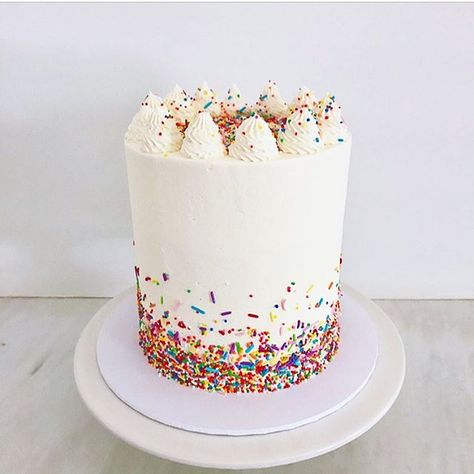 Sprinkled With Love Cake, Sprinkle Ideas, Sprinkle Shower, Sprinkle Baby Shower, Cake Inspo, Sprinkle Cake, Gender Reveal Cake, Baby Sprinkle, Love Cake