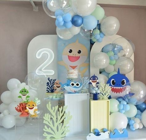 Birthday Party Paper Decorations, Shark Party Decorations, Balloon Bouquet Diy, Shark Themed Birthday Party, Baby Birthday Themes, Boy Birthday Party Themes, Balloons Decorations, Shark Birthday Party, Birthday Party Theme Decorations