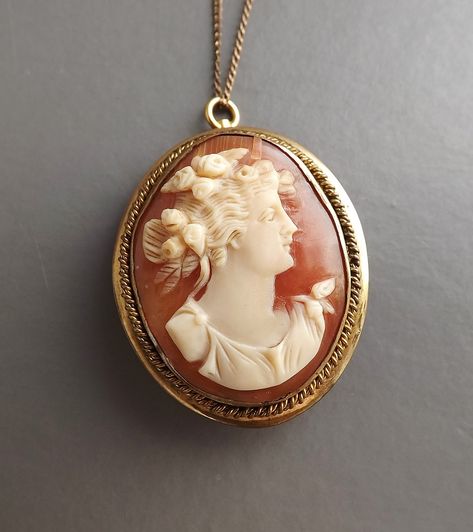 Info guide to cameo jewellery – The Jewellery Muse Antique Cameo Jewelry, Vintage Cameo Jewelry, Volcano Lava, Vintage Jewelry Antique, Vintage Jewelry Repurposed, Antique Jewellery Designs, Jewelry Education, Vintage Jewelry Crafts, Vintage Jewelry Art