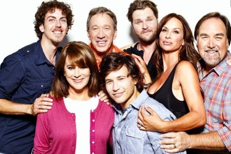 Jonathan Taylor Thomas refuses to age in Home Improvement reunion photo Patricia Richardson, Jonathan Taylor Thomas, Then And Now Photos, Jonathan Taylor, Home Improvement Tv Show, Tim Allen, Entertainment Weekly, Man Standing, Trendy Home