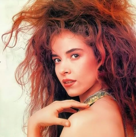 Gloria trevi tan Bonita como siempre Latino Music, Gloria Trevi, Face Claims, Dreadlocks, Roses, Hollywood, Friends Family, With Friends, Celebrities