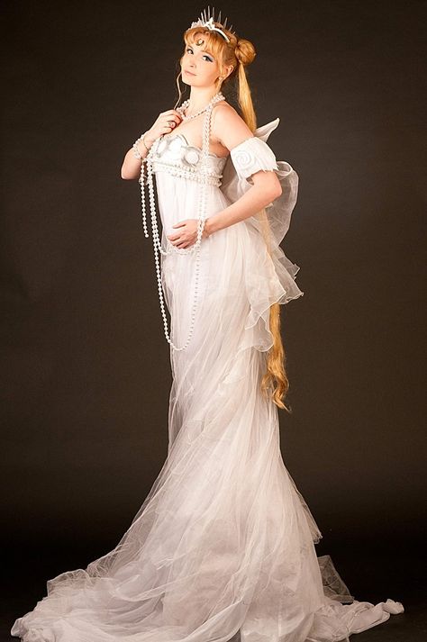 Princess Serenity from Sailor Moon Sailor Moon Wedding Dress, Moon Wedding Dress, Sailor Moon Wedding, Princesa Serenity, Best Cosplay Ever, Neo Queen Serenity, Tuxedo Mask, Moon Wedding, Sailor Moon Cosplay