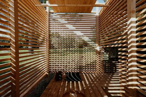 Great louvered wood screen. Tea Pavilion, Urban Rooms, Timber Architecture, Pavilion Architecture, Larch Wood, Contemporary Hotel, Indoor Design, Timber Structure, Architectural Section