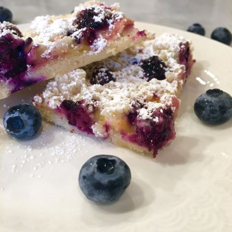 Lemon Curd Shortbread, Blueberry Lemon Curd, Lemon Curd Dessert, Lemon Blueberry Bars, Summertime Desserts, Just Go With It, Berry Cobbler, Blondies Bars, Shortbread Bars