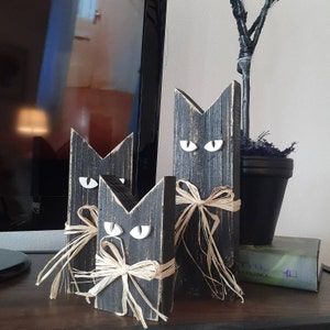 Halloween Cat Crafts, Wood Cats, Fall Pallet Signs, Wood Scarecrow, Wood Witch, Fall Pallets, Cats Halloween, Fall Wood Signs, Shelf Sitters