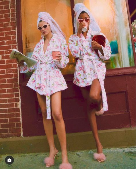 Vintage Slumber Party Aesthetic, Pijama Photoshoot Ideas, Love Shack Fancy Photoshoot, Get Ready With Me Photoshoot, Love Shack Fancy Bachelorette, Pjs And Polaroids Bachelorette, Fancy Pijama, Getting Ready With Friends Aesthetic, Pijama Party Outfit