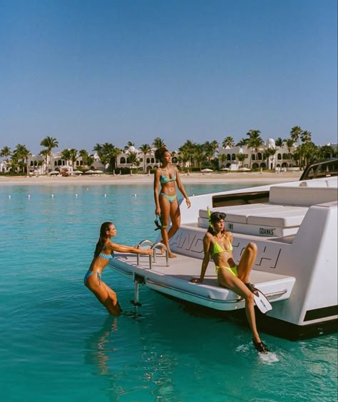 St Barths Bachelorette, St Barts Aesthetic, St Barts Island Aesthetic, Yacht Friends Aesthetic, Friends Tropical Vacation, St Barts Island, Friends On Boat Aesthetic, Mexico Bachelorette, Summer Checklist