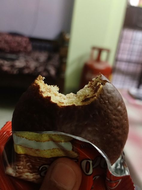 Lotte Choco Pie😋 Vegetable Crockpot, Vegetable Crockpot Recipes, Lotte Choco Pie, Pie Pictures, Choco Pie, Pretty Food, Real Photos, Crockpot Recipes, Powerpoint Templates