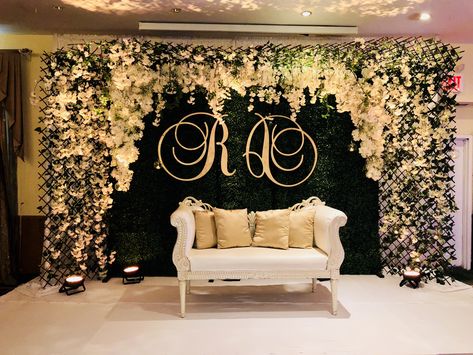 Marriage Hall Decoration, Engagement Stage Decoration, Reception Stage Decor, Simple Stage Decorations, Wedding Stage Backdrop, Wedding Hall Decorations, Wedding Background Decoration, Wedding Reception Backdrop, Wedding Entrance Decor