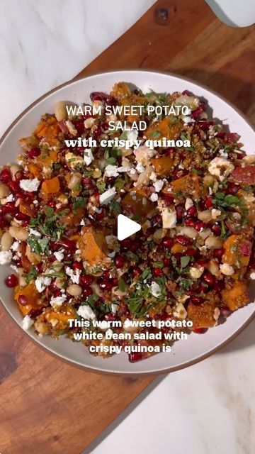 2,984 likes, 56 comments - avocado_skillet el November 30, 2023: "Warm sweet potato white bean salad with crispy quinoa ✨ This might be my favorite salad I have ever made. It has sweet, crunchy and salty elements. So good. Ingredients sweet potato quinoa oil paprika salt garlic powder lemon cumin harissa maple syrup mint feta white beans pomegranate Full recipe is on www.avocadoskillet.com (linked in bio) search sweet potato white bean salad on the home page! #healthyrecipes #warmsalad #swe Sweet Potato White Bean, Avocado Skillet, Sweet Potato And Quinoa, Sweet Potato Quinoa, Crispy Quinoa, White Bean Salad, Favorite Salad, Warm Salad, Salad With Sweet Potato