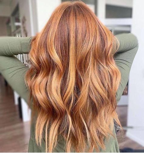 The Prettiest Gingerbread Caramel Hair Colors to Try This Season | Fashionisers© - Part 4 Gingerbread Caramel Hair, Gingerbread Caramel, Hair Colors To Try, Red Blonde Hair, Strawberry Blonde Hair Color, Hair Color Caramel, Ginger Hair Color, Caramel Hair, Hair Color Auburn