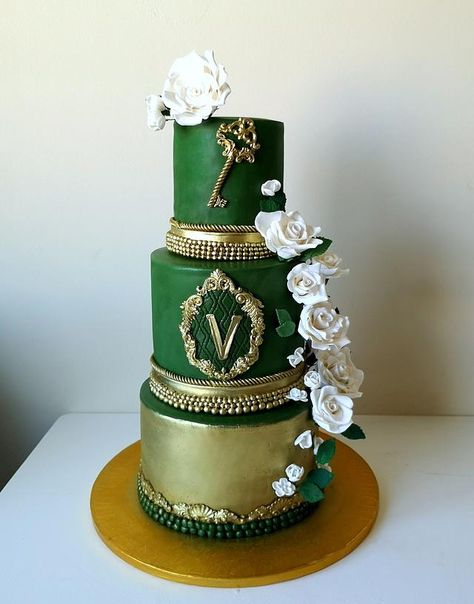 Wedding green gold cake by Anastasia Krylova - https://cakesdecor.com/cakes/346526-wedding-green-gold-cake Emerald Green Quinceanera Theme Wedding Table Decor, Emerald Green Cake, Emerald Wedding Cake, Wedding Cake Emerald Green, Emerald Green Quinceanera Theme, Green Quinceanera Theme, Green And Gold Wedding, Quince Cakes, Quince Cake