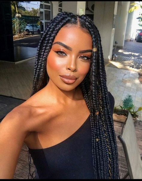 Box Braids Hairstyles Medium, Latina Braids, Half Shaved Hair, Side Braid Hairstyles, Hair Mistakes, Big Box Braids Hairstyles, Goddess Braids Hairstyles, Box Braids Hairstyles For Black Women, Cute Box Braids Hairstyles