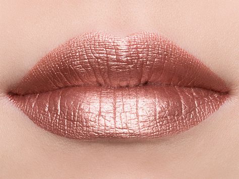 Jouer Cosmetics Long-Wear Lip Crème in Rose Gold Hair Color Rose Gold Brown, Brown Wedding Makeup, Rose Gold Lipstick, Light Pink Lipstick, Rose Gold Eye Makeup, Gold Lipstick, Make Up Gold, Rose Gold Aesthetic, Jouer Cosmetics