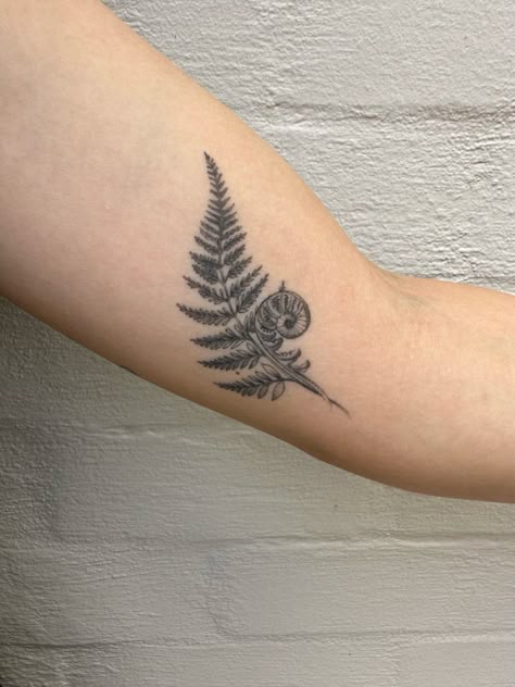 Fern Bush Tattoo, Fern Tattoo Women, Small Fern Tattoos, Leaf Around Arm Tattoo, Tattoos Around Elbow, Fern Shoulder Cap Tattoo, Red Cedar Tattoo, Fiddle Head Fern Tattoo, Botanical Sternum Tattoo