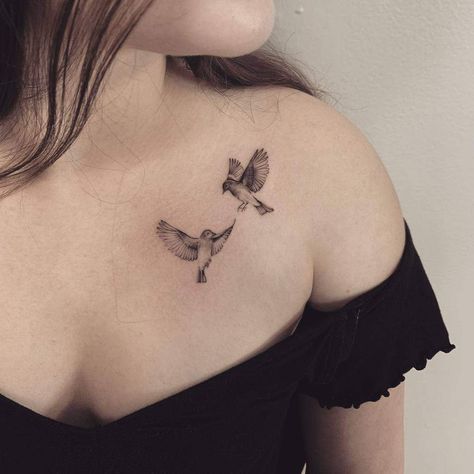 Small Tattoos For Girls, Bird Tattoos Arm, Best Small Tattoos, Fine Line Tattoo Ideas, Vogel Tattoo, Hawk Tattoo, Line Tattoo Ideas, Bone Tattoo, Feminine Tattoo Sleeves