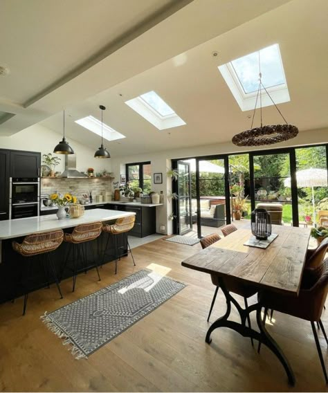 Open Plan Kitchen Dining Living Layout, Open Kitchen Plan, Room Inspo Baddie, Kitchen Extension Open Plan, Bedroom 90s, Kitchen Diner Lounge, Whimsy Goth Bedroom, Baddie Apartment Ideas, Stylish Kitchen Design