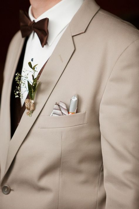 Groom Suit Summer, Groom Suit Black, Grooms Attire, Groom Suit Grey, Taupe Wedding, Wedding Boutonnieres, Autumn Weddings, Coffee Wedding, Suit Ideas