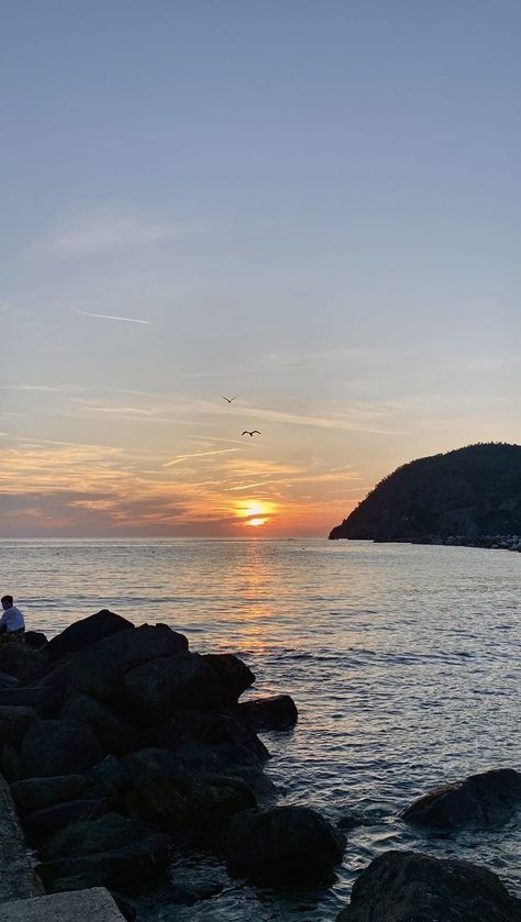 #summer #italy #italie #italiansummer #sicilia #sicile #palerme #palermo #rome #roma #sea #sun #salt #burn #buildings #view #pâtes #panthéon #fresque #sunset #rues #gênes #genoa #bateau #cinqterres #cinqueterre #camogli #port #terasse #mer #parasols #vespa #sanfruttuoso #bateau #portofino #yatch #sunset #coucherdesoleil Salt Burn, Italian Summer, Genoa, Palermo, Rome, Salt, Italy, Sun, Building