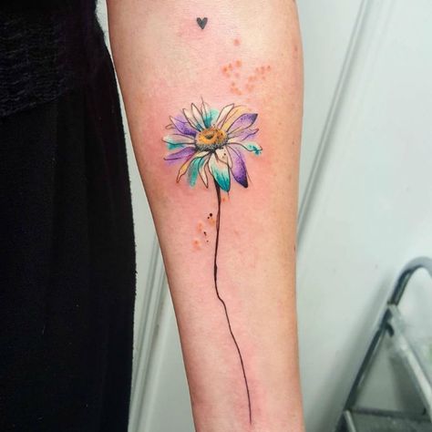 Watercolor Tattoos with Simonas Signature Heart Watercolor Daisy Tattoo, Daisy Flower Tattoo, Delicate Flower Tattoo, Daisy Tattoo Designs, Daisy Flower Tattoos, Sunflower Tattoo Shoulder, Tattoo Placements, Tattoos Infinity, Flower Tattoo Meanings