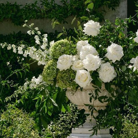 Draping Flowers Wedding, Wedding Altar Flowers Arrangements, Heavy Greenery Wedding, Simple White Wedding Florals, Nancy Meyers Wedding, Altar Florals, Wedding Landscaping, Whimsical Floral Wedding, Wedding Texture