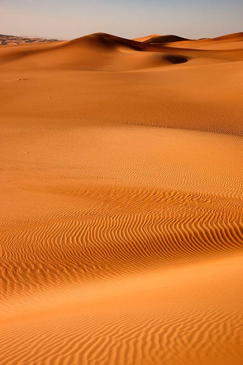 Alrededores del Lago Mandara Orange Grunge, Desert Dunes, Planet Design, Desert Life, Sahara Desert, Back Road, Libya, Sand Dunes, Sand Color