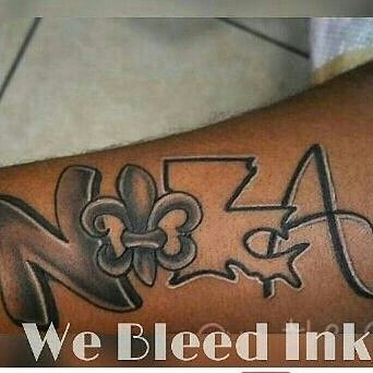 We Put on for out City here at #WeBleedInk Tattoo Shop Located in New Orleans . New Orleans Saints Tattoo Ideas, New Orleans Saints Tattoo, Saints Tattoo New Orleans, Cajun Tattoo Ideas, New Orleans Themed Tattoos, Louisiana Inspired Tattoos, 504 Tattoo Ideas, Louisiana Tattoo Ideas Men, 504 Tattoo