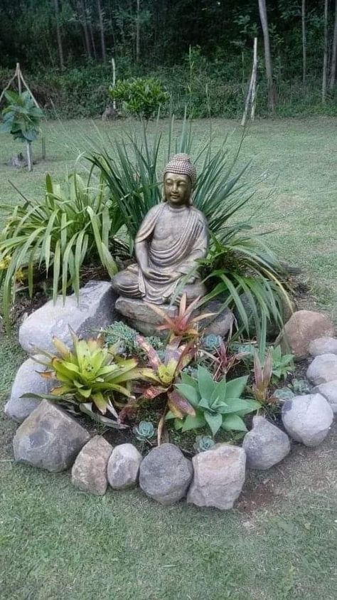 Small Japanese Garden, Zen Garden Design, Buddha Garden, Meditation Garden, Front Yard Garden Design, Front Yard Landscaping Plans, Landscaping Garden, Front Yard Landscaping Ideas, Yard Landscaping Ideas