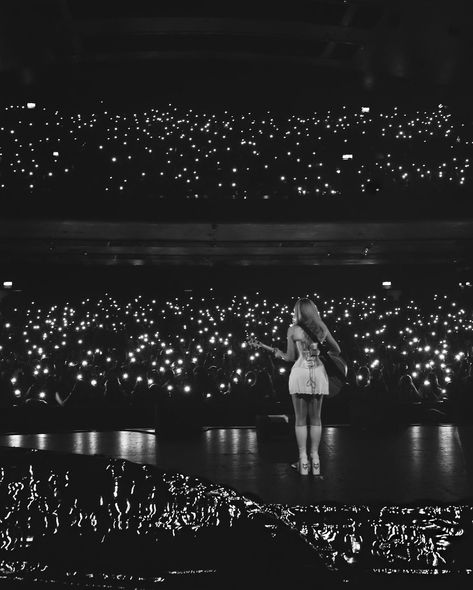 Singing Tips, Concert Aesthetic, Dream Concert, Future Career, Dance Photography, Night Aesthetic, Future Life, Thank U, Sabrina Carpenter