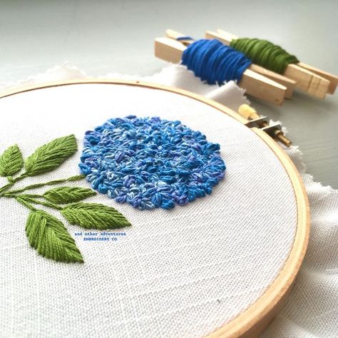 Diy Hand Embroidery, Hand Embroidery Patterns Free, Beginner Embroidery Kit, Dmc Embroidery, Stitch Guide, Floral Embroidery Patterns, Dmc Embroidery Floss, Hand Embroidery Kit, Hand Embroidery Flowers