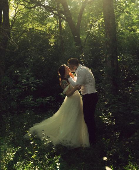 Brandall + Hanna got married last month in the Tennessee countryside and it was beautiful!! Here’s some sneaks from this dreamy evening 💌 keywords- elopement, wedding inspo, fairytale wedding, fairytale vibes, vintage aesthetic, cinderella, princess, movie scenes, tattoos, movie aesthetic, twilight, sunset, golden hour, rolling green hills, open field, lush grass, Tennessee, countryside, cinematic photos, documentary style photos Aesthetic Cinderella, Tennessee Countryside, Fairytale Vibes, Twilight Sunset, Cinematic Photos, Wedding Fairytale, Twilight Wedding, Cinderella Princess, Earthy Wedding